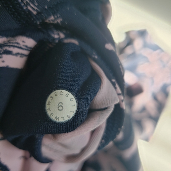 Wonder Unders 7/8 Length. Practically New. - Picture 4 of 5